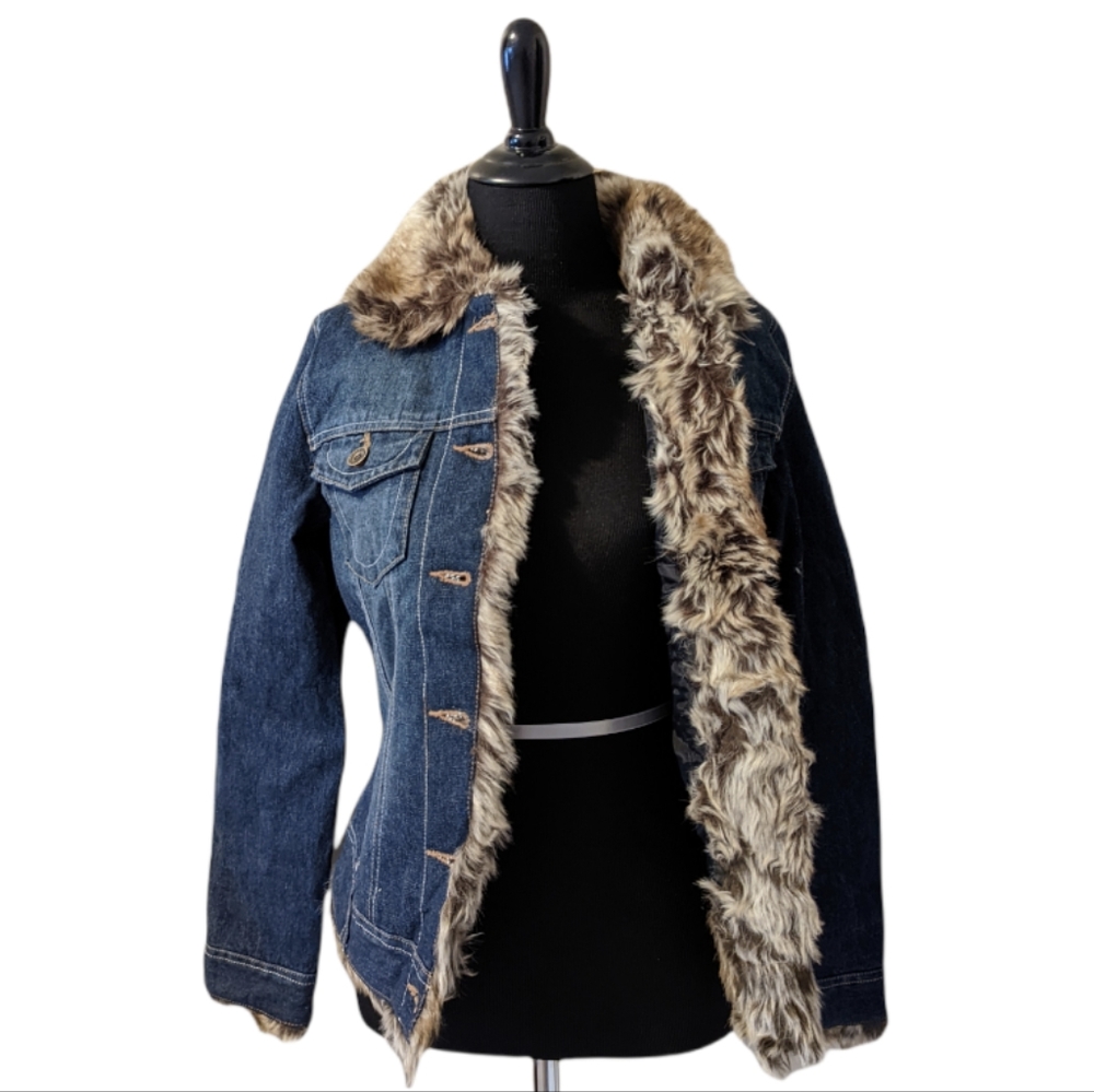 NEW Abercrombie and Fitch Faux Fur Blue Lined Denim Jean Jacket Size M - Picture 3 of 5